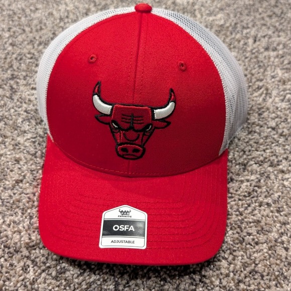 fan favorite Other - Fan Favorite Chicago Bulls Hat Unisex OSFA Red NWT Snapback Trucker Mesh Cap